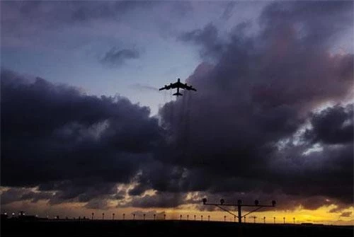 Một chiếc B-52 Stratofortress cất cánh từ căn cứ không quân Andersen, đảo Guam, ngày 18/3/2019.