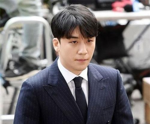 Seungri thừa nhận hoạt động kinh doanh trái phép của câu lạc bộ Monkey Museum