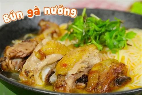 Bữa sáng có tô bún gà nướng nóng hổi thế này còn gì tuyệt vời bằng.