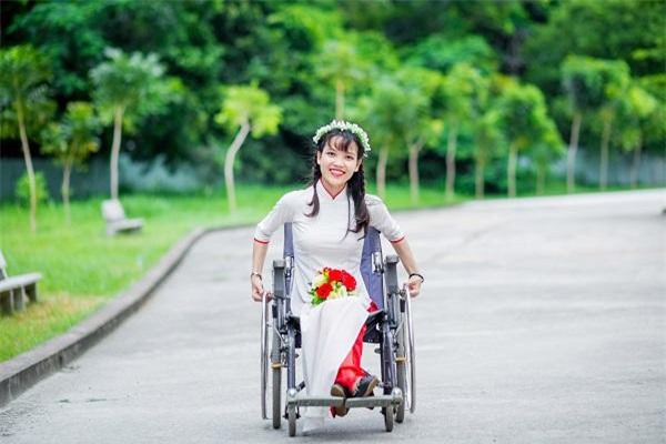 Thí sinh tham gia "Vẻ đẹp Vầng trăng khuyết": Đừng nhìn vào khiếm khuyết trên cơ thể em...