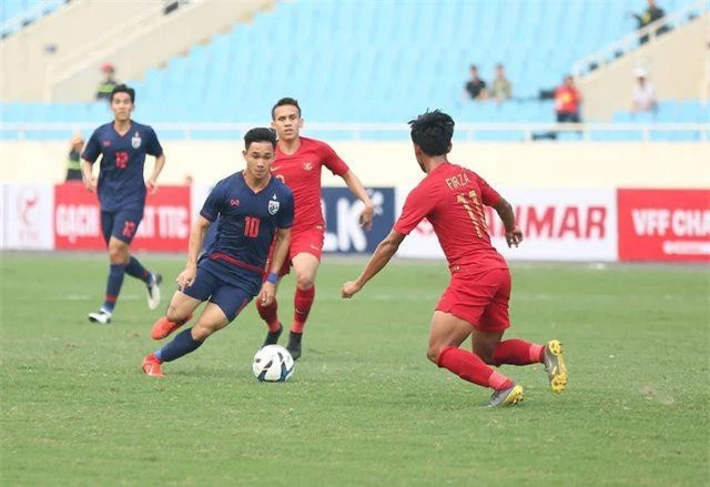 Supachok (số 10) là người nâng tỷ số lên 4-0 cho U23 Thái Lan. Ảnh: Dân trí.