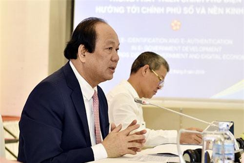 Cuối năm 2019, cấp đổi bằng lái xe, đấu giá biển số xe qua mạng