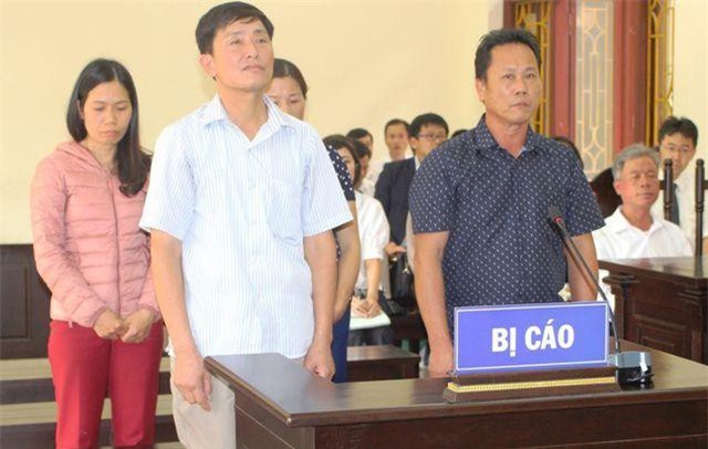 Hà Nam: 4 cán bộ trong một xã dùng bằng cấp 3 không hợp pháp “hầu tòa”