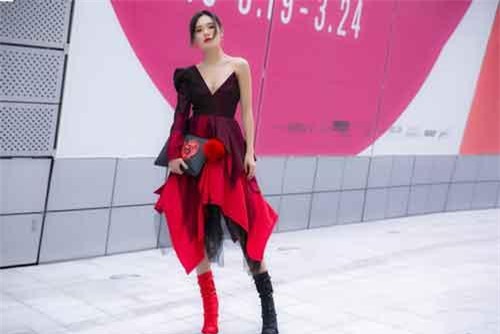 "Lên đồ" xuống phố, Top 3 The Face Vietnam 2018 nổi bật tại xứ Hàn