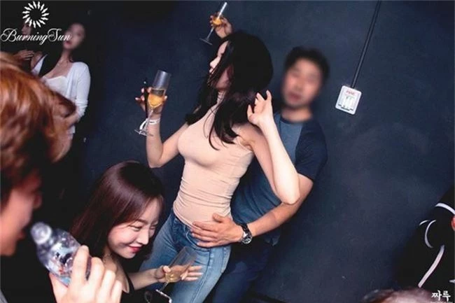 Rò rỉ video phụ nữ bị chuốc thuốc, hiếp dâm trong trạng thái vô thức tại hộp đêm Burning Sun của Seungri - Ảnh 1.