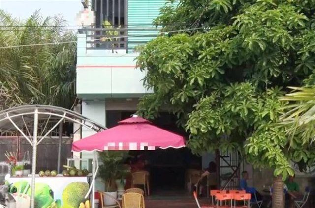 Thanh Hóa: Đang ngồi trong quán cà phê, một phụ nữ bị đâm chết