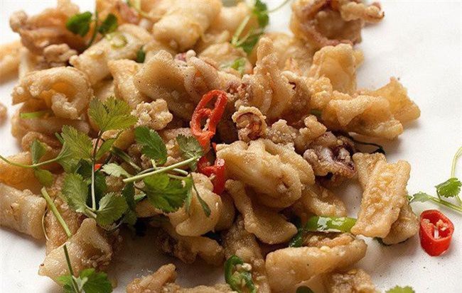 Cuối tuần nịnh chồng với món mực xóc tiêu muối ngon thần sầu