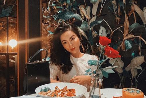 Gu thời trang cực ‘chất’ của ‘chị em sinh đôi với Tăng Thanh Hà’