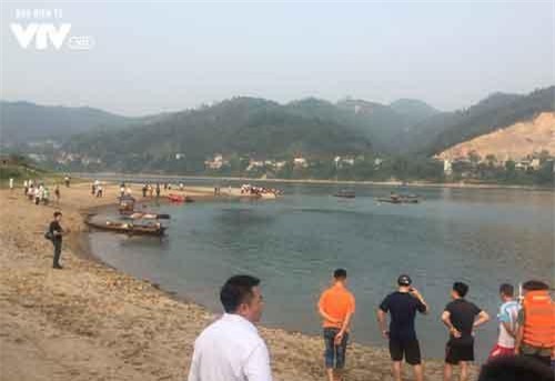 Thủ tướng yêu cầu làm rõ nguyên nhân khiến 8 học sinh bị đuối nước