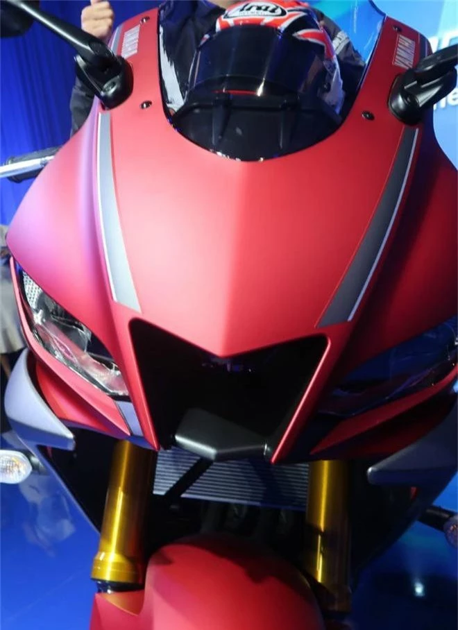 2019 yamaha yzf-r25 chot gia ban, hut dan tap choi hinh anh 3