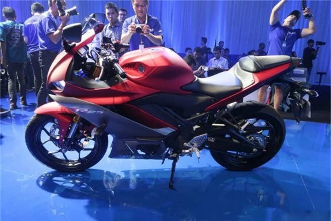 2019 yamaha yzf-r25 chot gia ban, hut dan tap choi hinh anh 4