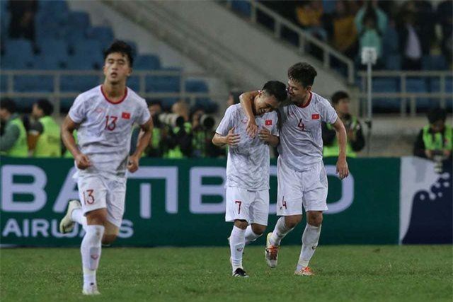 CLIP: U23 Việt Nam thắng ‘toát mồ hôi’ trước U23 Indonesia