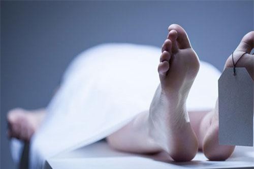 Bị sốt cao nhưng không đi khám mà tự uống thứ này, người phụ nữ tử vong tức tưởi sau 5 ngày