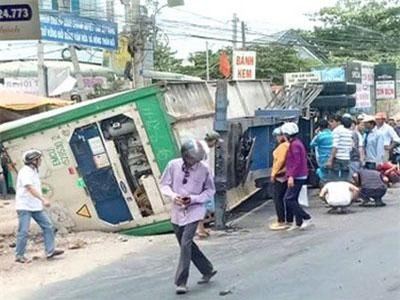 Đồng Tháp: TNGT nghiêm trọng, 3 người thiệt mạng