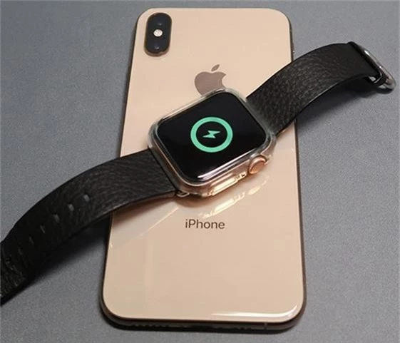 iPhone 11 có thể dùng để sạc cho Apple Watch và AirPods - Ảnh 1.