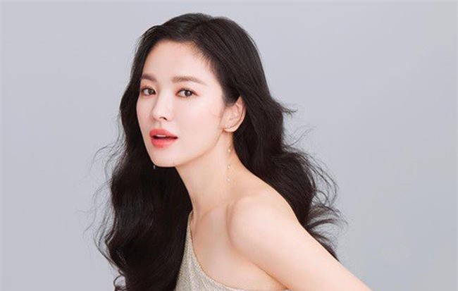 Giữa tin ly hôn, Song Hye Kyo bất ngờ "chơi lớn", lần đầu tiên làm việc này sau 4 năm