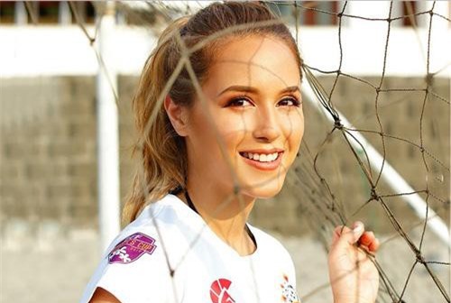 Nhan sắc tựa Hoa hậu của cựu 'hot girl làng bóng' Philippines