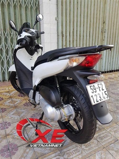 Honda SH cũ biển số "ngũ quý", giá ngang ôtô