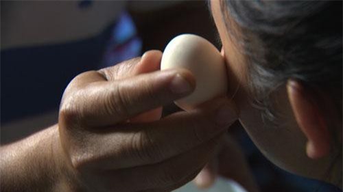 Nữ sinh lớp 8 bị tát hội đồng: "Các bạn đánh, đe dọa nếu khai sẽ lột đồ em"