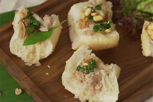 Clip: Biến tấu với bánh mì hấp ăn kèm rau sống ngon không tưởng cho bữa sáng