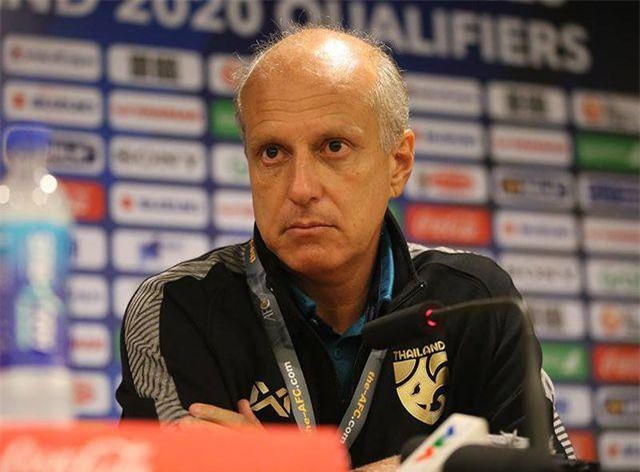 HLV U23 Thái Lan Alexandre Gama: “Tôi bất ngờ với tỉ số trận đấu”