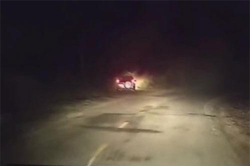 CLIP: Tài xế ngủ gật, xe Ford Everest lao xuống vực ở Bình Thuận