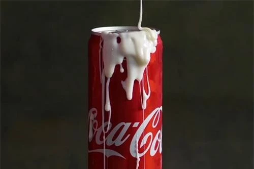 Một trong những công dụng cực hay của Coca-cola là dùng làm chất tẩy rửa.