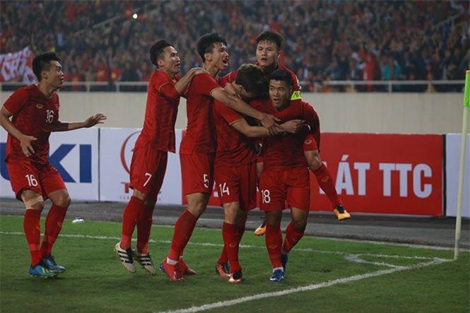 CLIP: Hoàng Đức nhân đôi cách biệt cho U23 Việt Nam