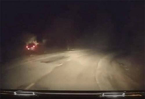 CLIP HOT (26/3): Lái ô tô lao xuống vực do buồn ngủ, cụ bà trăm tuổi bị bắt giữ vì mong ước kỳ lạ