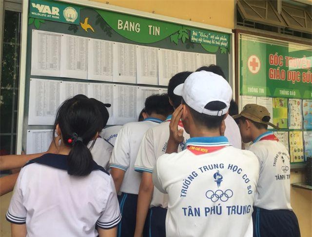 Hơn 3 vạn học sinh TPHCM không có cửa vào lớp 10 công lập: Con trẻ hoảng, phụ huynh lo