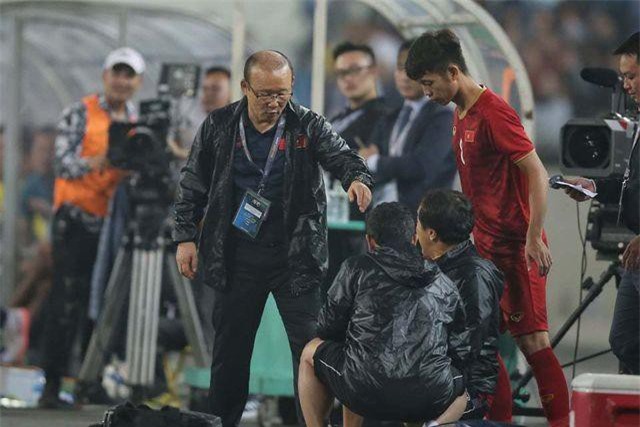 “Thầy phù thủy” Park Hang Seo lại khiến người hâm mộ “ngả mũ” thán phục