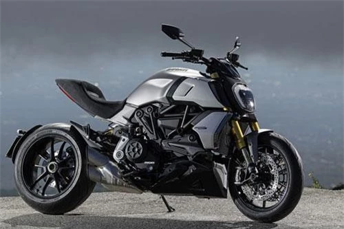 3. Ducati Diavel 1260 S Sandstone Grey (giá khởi điểm: 26,591 USD).