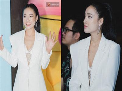 Nhã Phương chính thức tái xuất showbiz với thân hình mảnh mai sau tin đồn đã sinh con gái