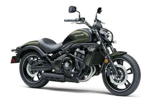 6. Kawasaki Vulcan S (giá khởi điểm: 8,698 USD).