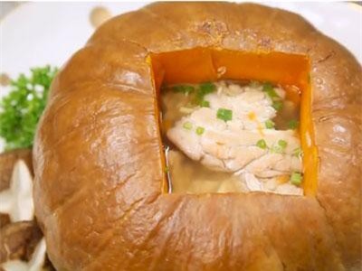 CLIP: Cách làm món óc heo hấp bí đỏ