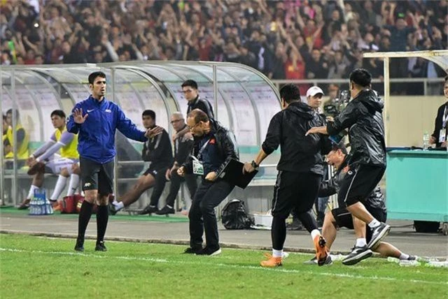 Những cảm xúc đặc biệt của HLV Park Hang Seo trong trận thắng đậm U23 Thái Lan - 10