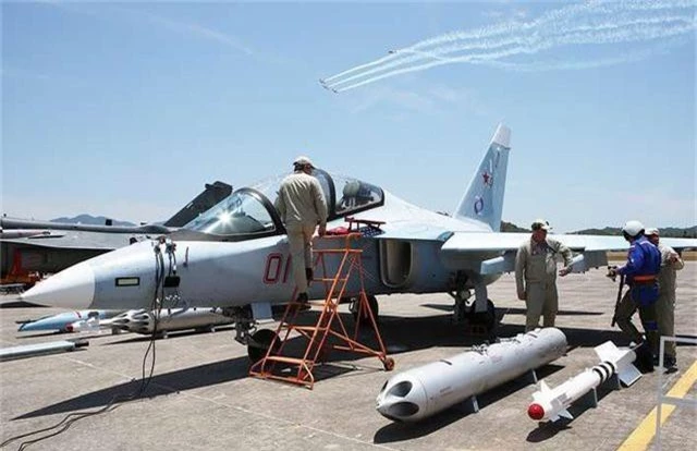 Máy bay quân sự Nga phô diễn sức mạnh tại triển lãm hàng không - 1