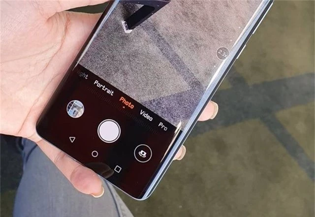 Cận cảnh Huawei P30 Pro có camera zoom 10x siêu khủng - 7