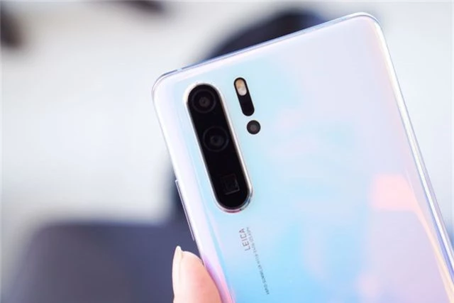 Cận cảnh Huawei P30 Pro có camera zoom 10x siêu khủng - 4