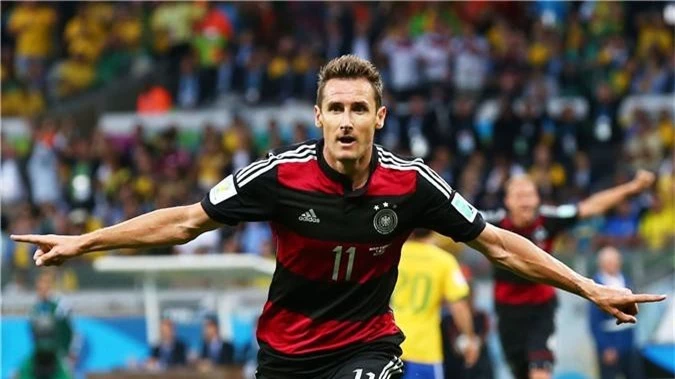 Hãy gọi Hà Đức Chinh là “Miroslav Klose của Việt Nam”!