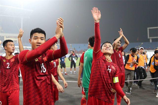 U23 Việt Nam nhận 'cơn mưa' tiền thưởng sau khi 'nhấn chìm' U23 Thái Lan