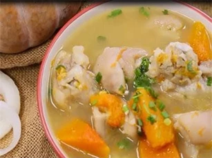 CLIP: Cách làm món móng giò hầm bí đỏ