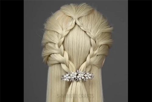 Clip: 25 kiểu tóc biến bạn thành 'nữ hoàng tiệc tùng', nổi bật giữa đám đông