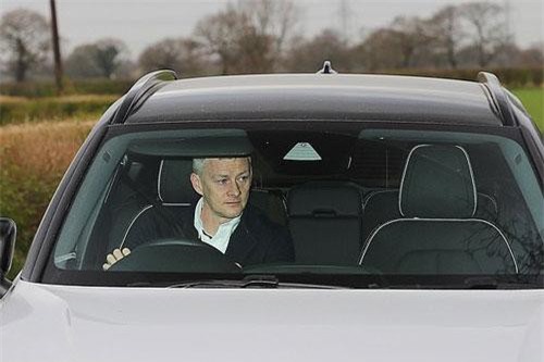 HLV Solskjaer và học trò háo hức đến sân tập chờ quyết định bổ nhiệm của MU