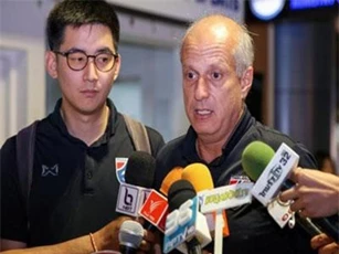 U23 Thái Lan ê chề về nước, HLV Gama cúi đầu xin lỗi