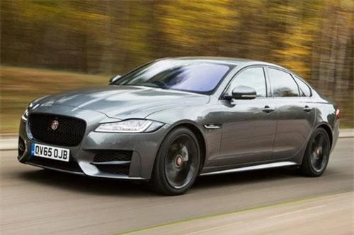 =7. Jaguar XF Diesel (mức tiêu hao nhiên liệu: 8,1 lít/100 km).