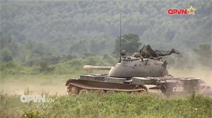 Cung linh xe tang Viet Nam kham pha ben trong T-55-Hinh-5
