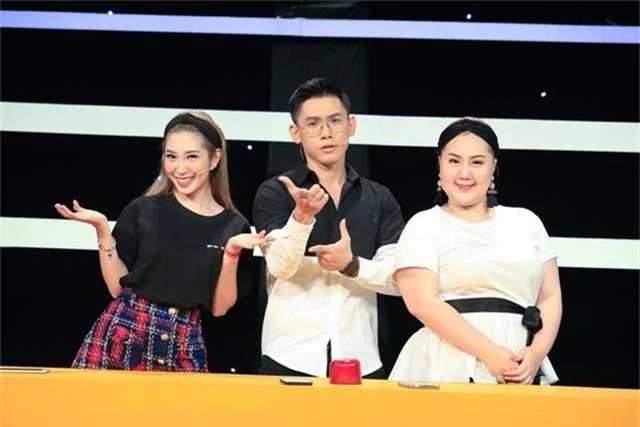Khổng Tú Quỳnh ngầm công khai chuyện chia tay Ngô Kiến Huy trên sóng truyền hình - 2