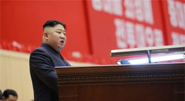 Sĩ quan Triều Tiên vừa khóc vừa ghi chép trong cuộc họp “lịch sử” với ông Kim Jong-un - 1