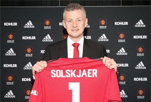 Lộ mức lương khó tin mà HLV Solskjaer nhận được từ Man Utd